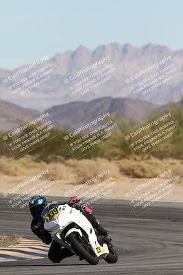 media/Nov-16-2025-Race Pace (Sun) [[8c5fa54630]]/Non Verified Riders (1st 20 Minutes)/2-Turn 10 (1010am)/